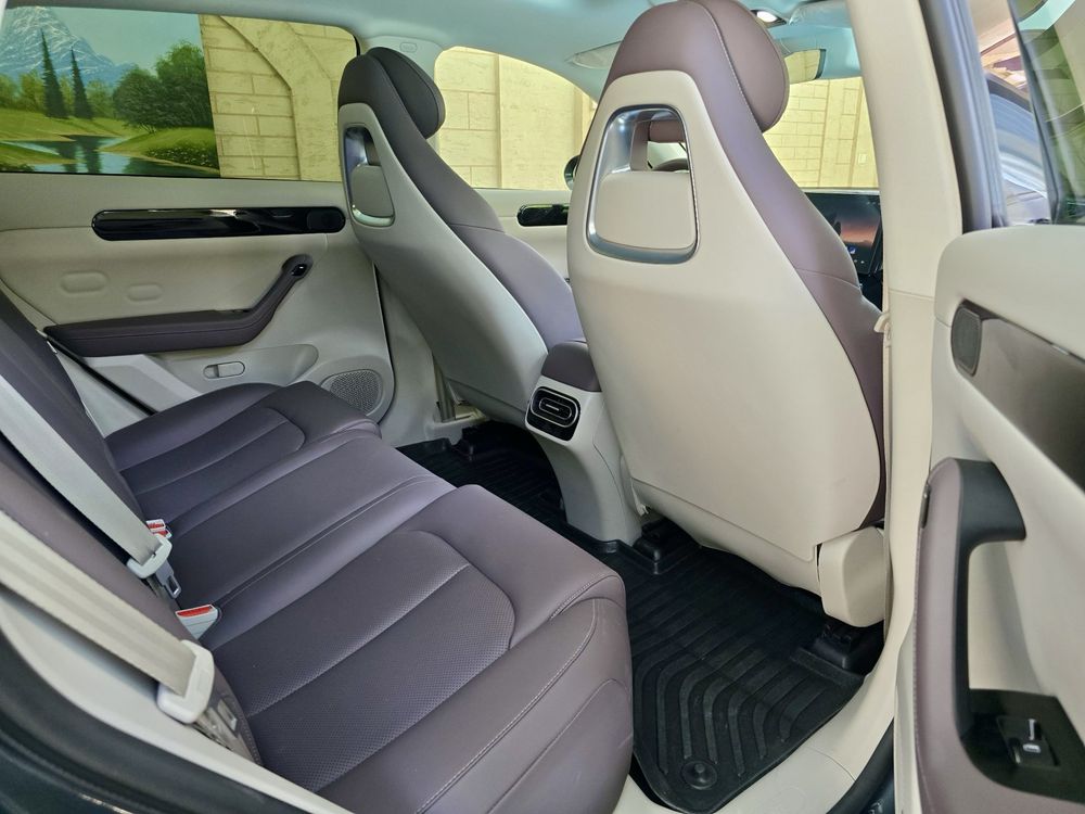 Продаю свой LEAPMOTOR C11 гибрид срочно