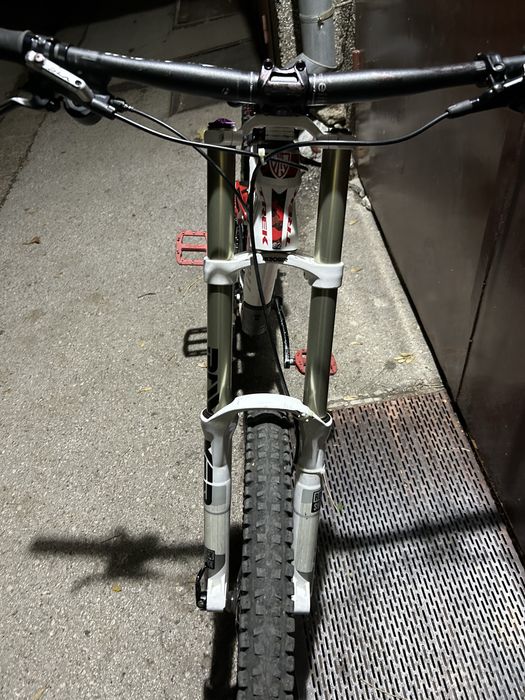 Вилка Rock shox rockshox boxxer 26