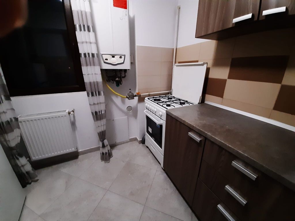 Inchiriez apartament 2 camere zona Kaufland