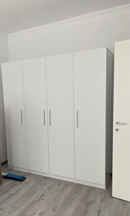 Ofer spre inchiriere apartament cu o camera