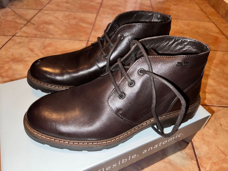 Ghete de barbat, noi , din piele naturala