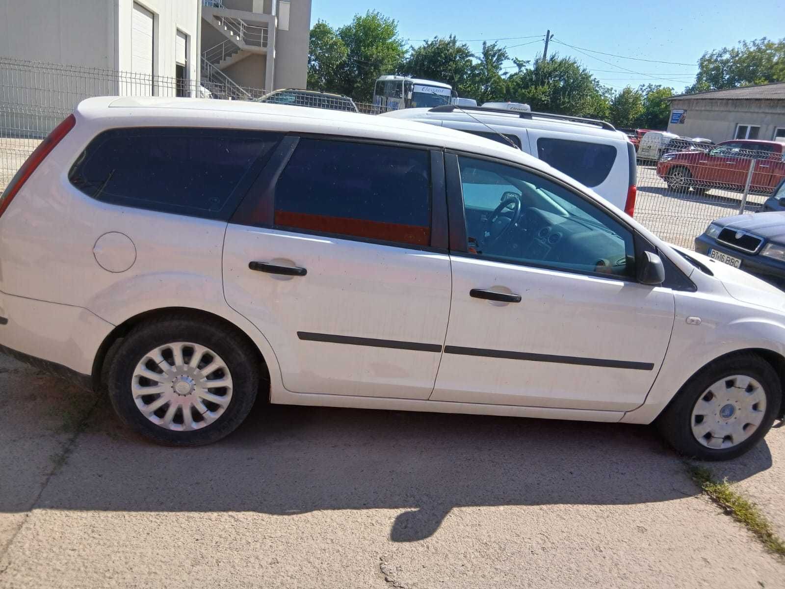 Vand Ford Focus alb