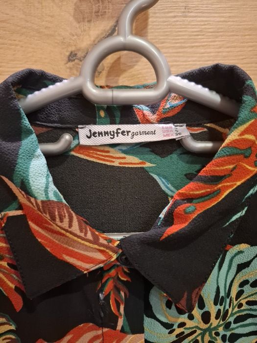 Дамска риза многоцветна.