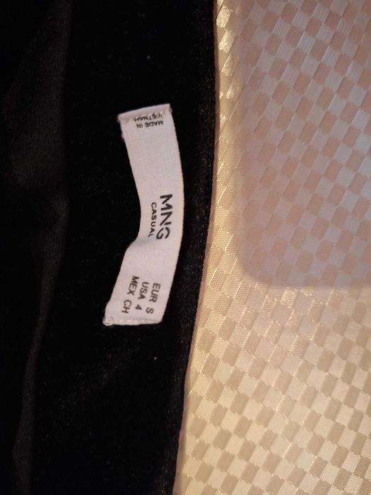 Рокля "Манго" с един ръкав