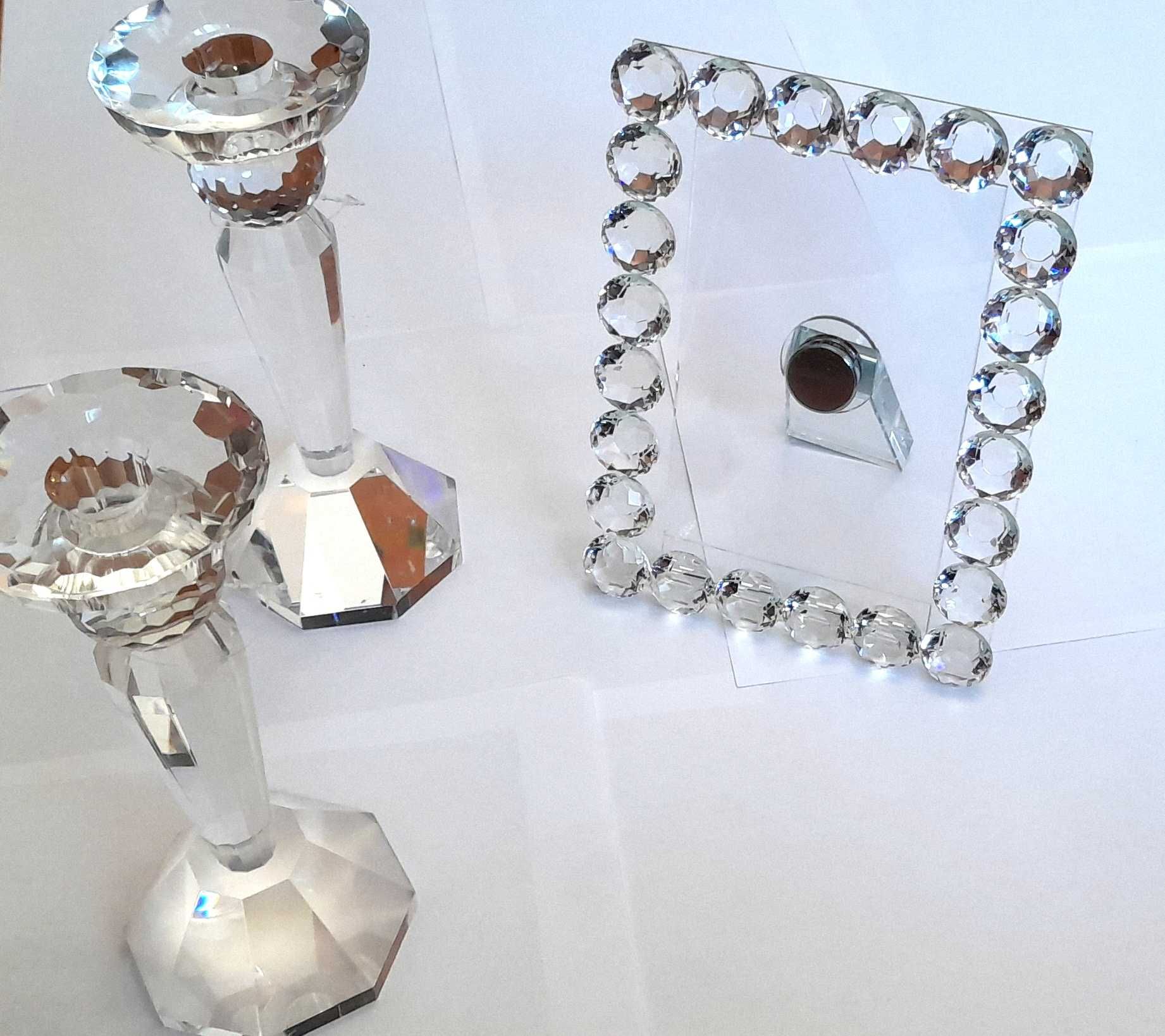 Set cristal, 2 sfesnice, marimi diferite si rama fotografie Mobexpert