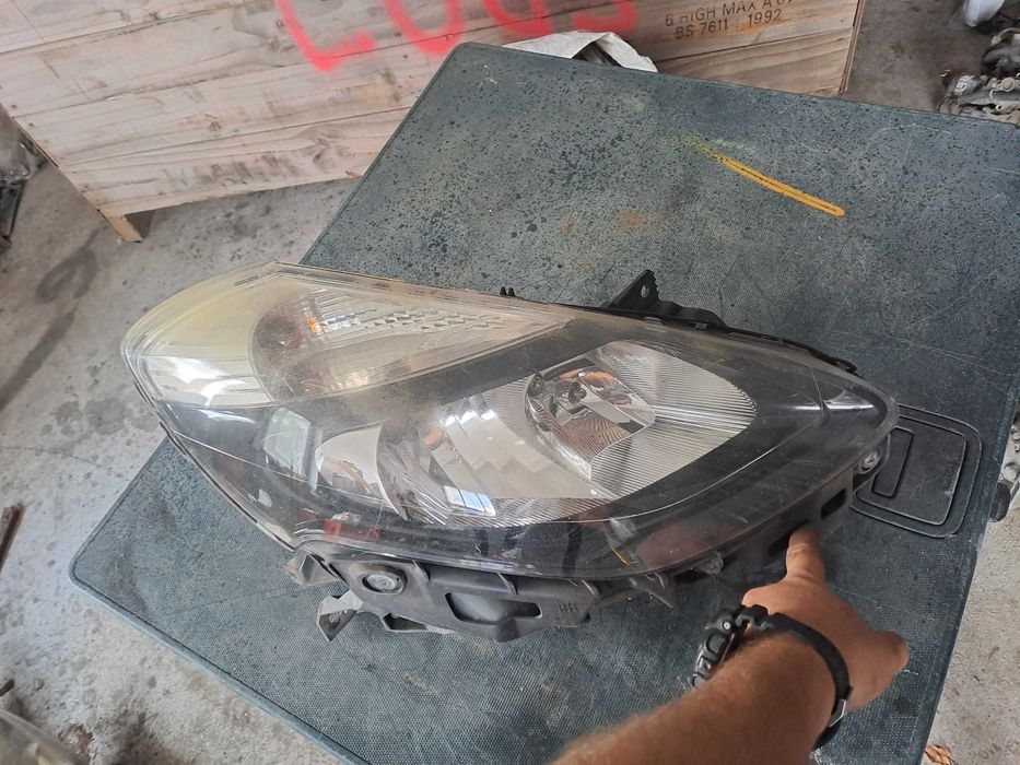 Far Stanga dreapta Faruri Renault Clio 3  Facelift