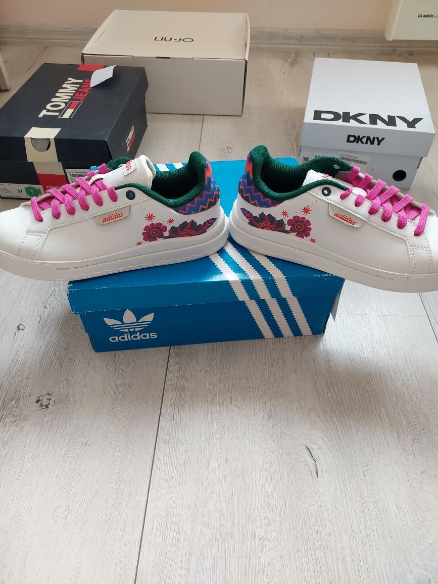 Нови Сникърси Adidas