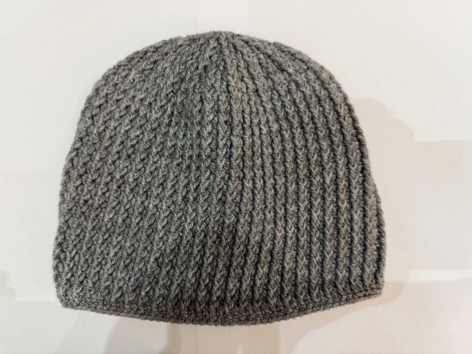 Шапки вязаные, ручная работа