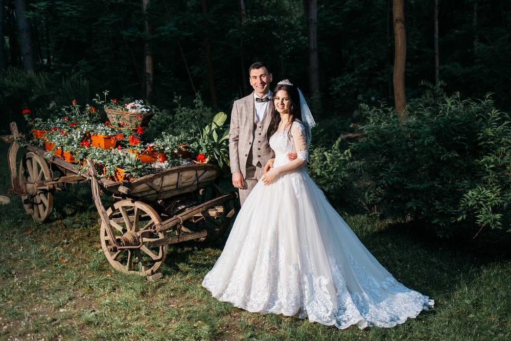 Rochie de mireasa tip printesa cu trena