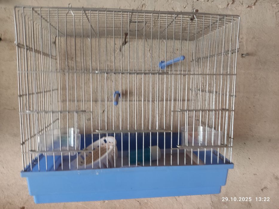 Продается клетка новый средний паравочная комплект