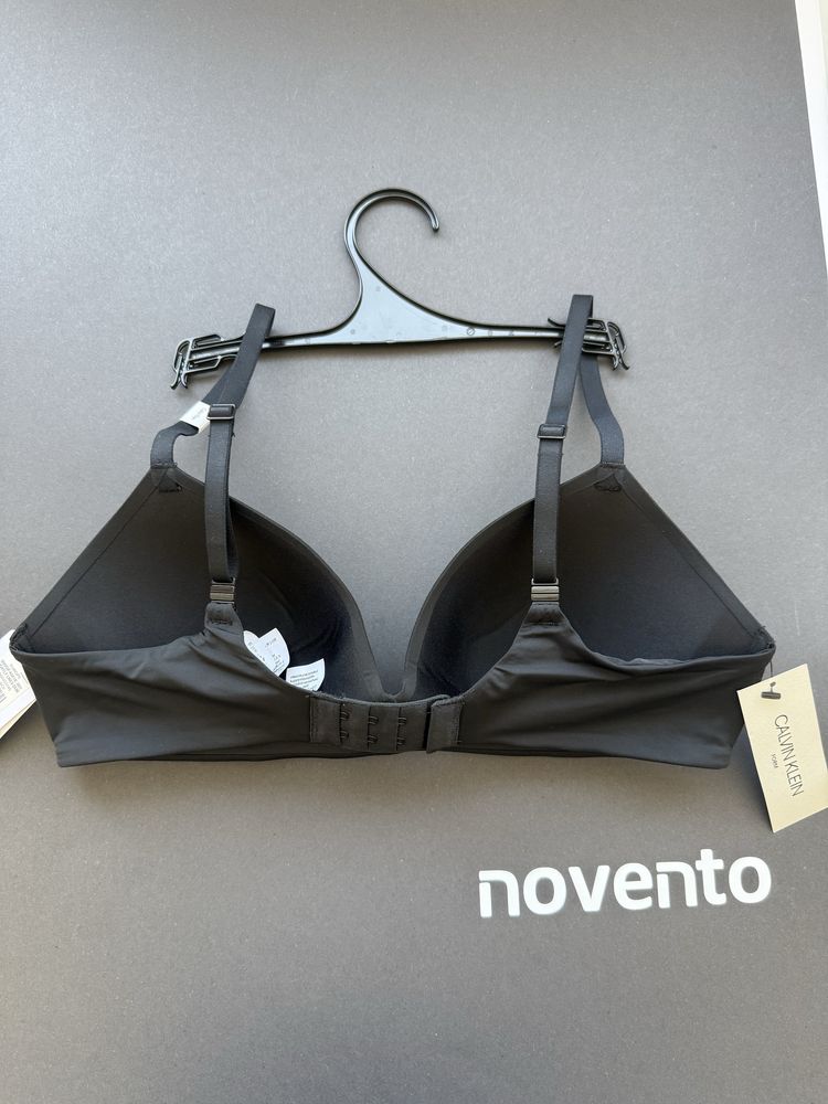 Черен сутиен Calvin Klein /75B/