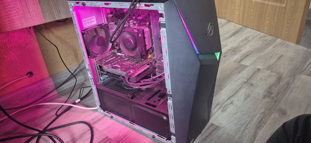 Vând  calculator  de gaming