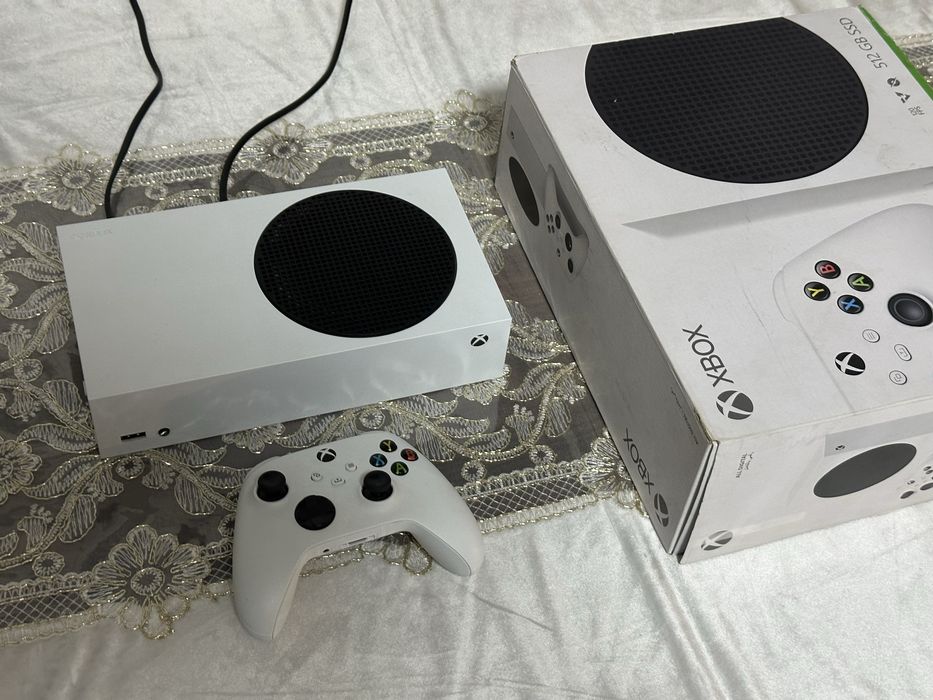 Xbox Series S [Full Box) как новый