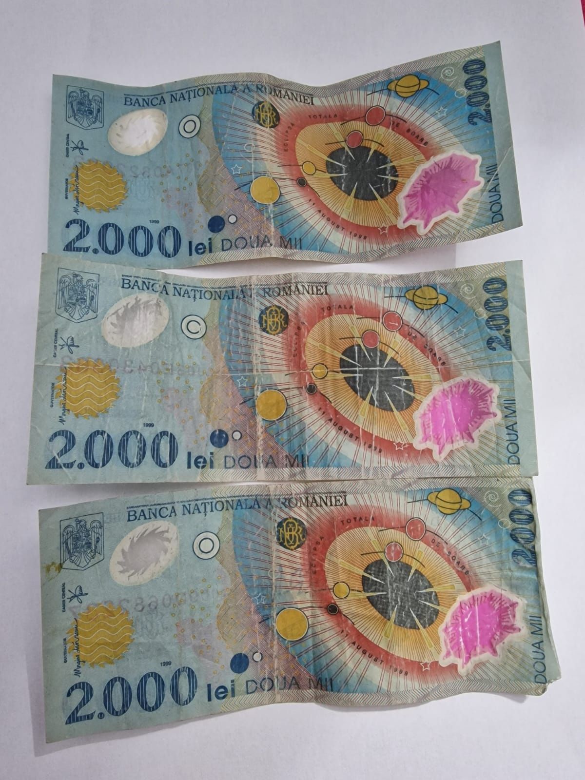 Vând 3 bancnote de 2000 lei cu eclipsă solară, ediție limitată.