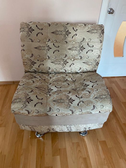 Продам два кресла, можно и по отдельности.  Цена договорная