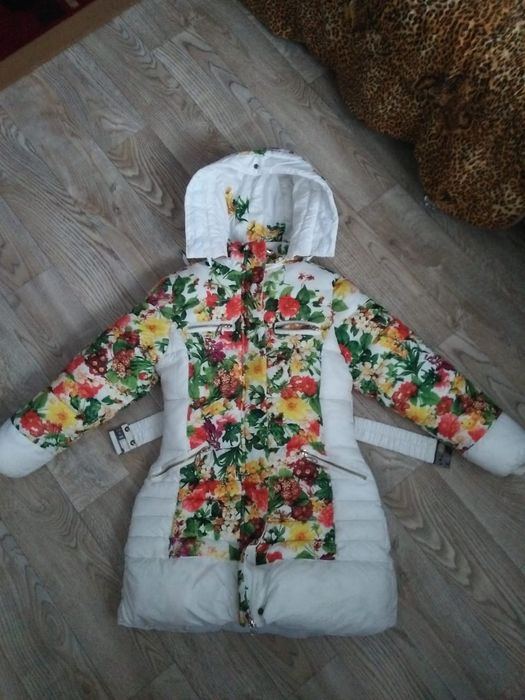 Продам зимний пуховик на девочку