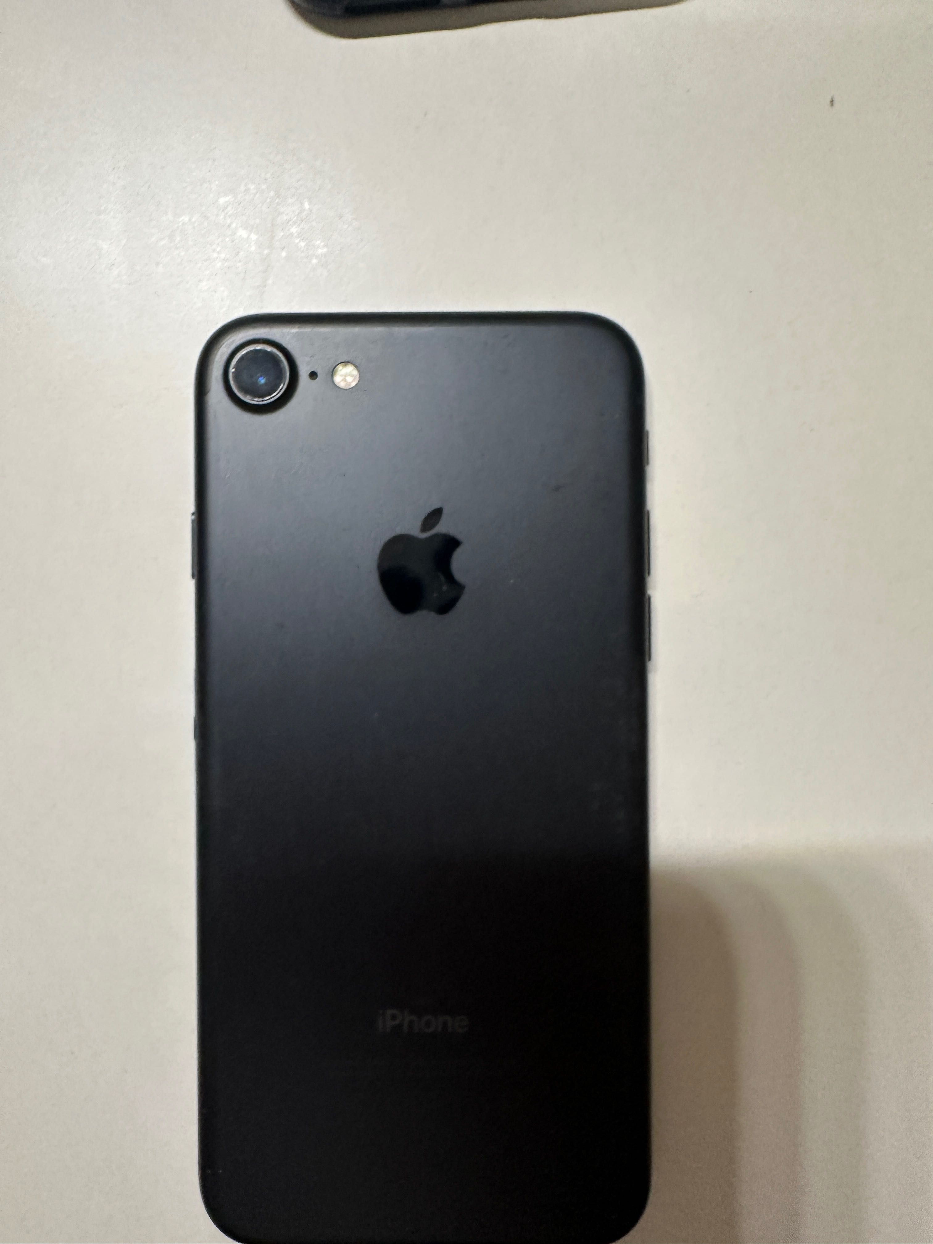 iPhone 7 black 32 GB