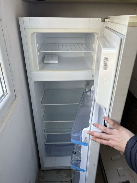 Хладилник Crown