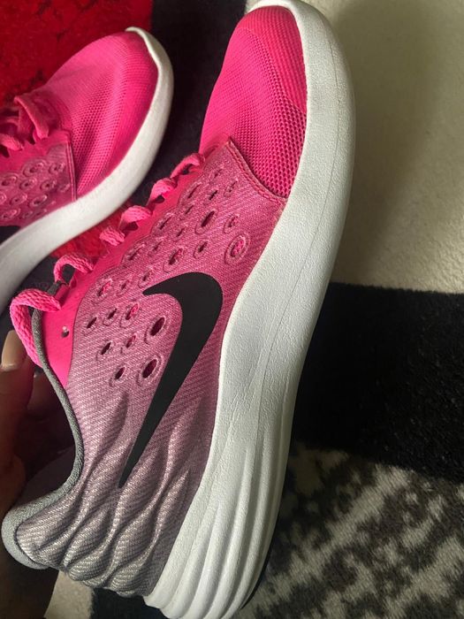 Adidasi dama Nike