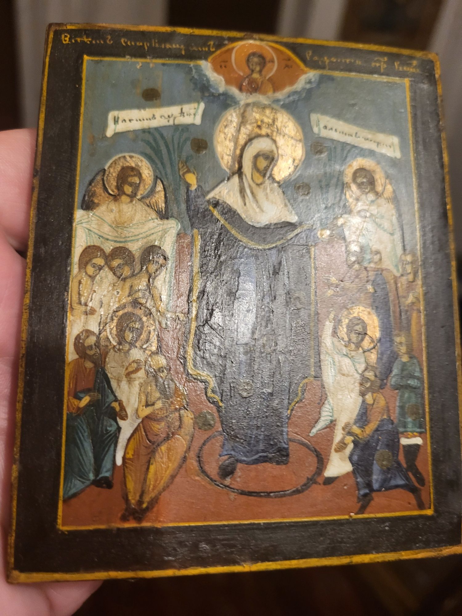 Icoana veche pictată pe lemn