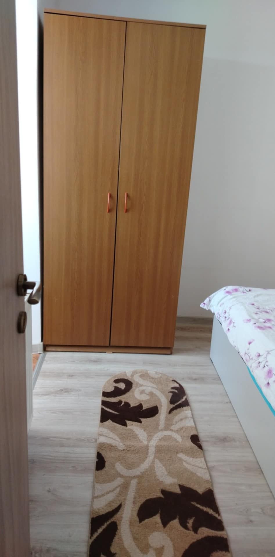 Ofer spre inchiriere apartament cu 2 camere!