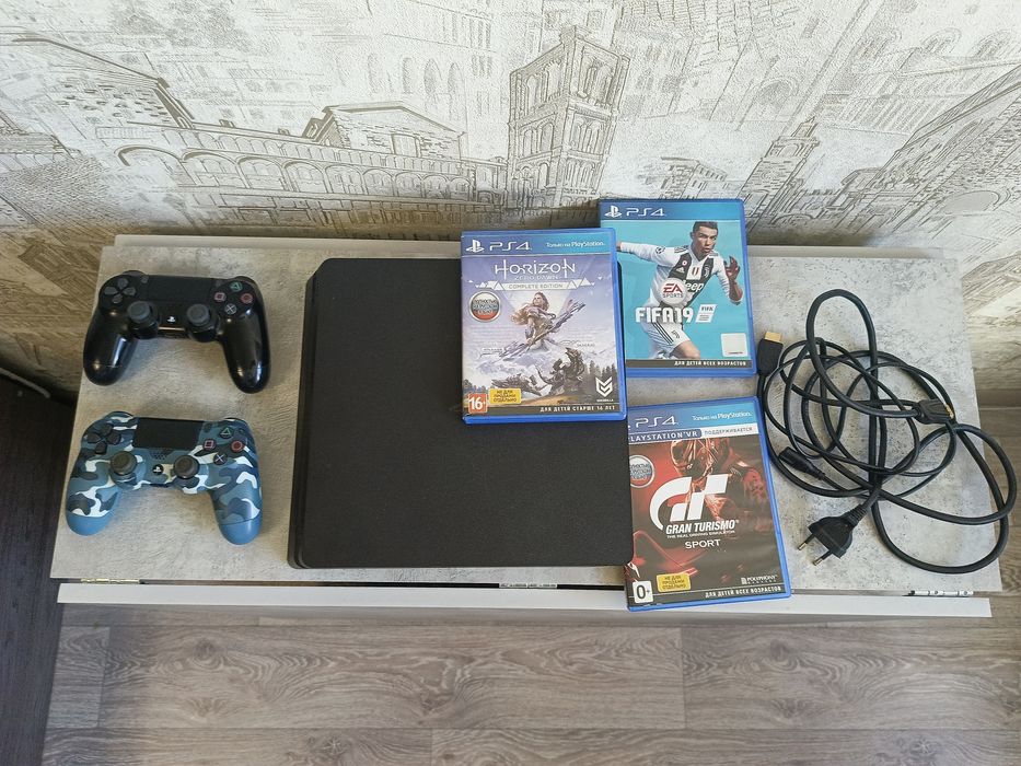 PS4 SLIM | 1 тб + 3 диска + 2 геймпада