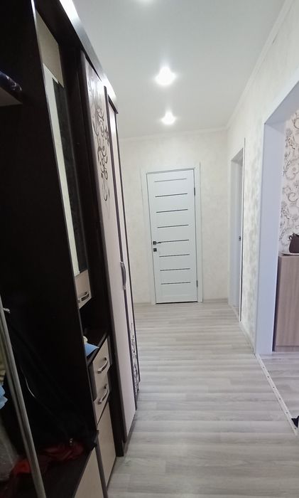 В г. Аксай продаётся 2х комн кв. 2015г постройки, 7этаж из 9,лифт рабо