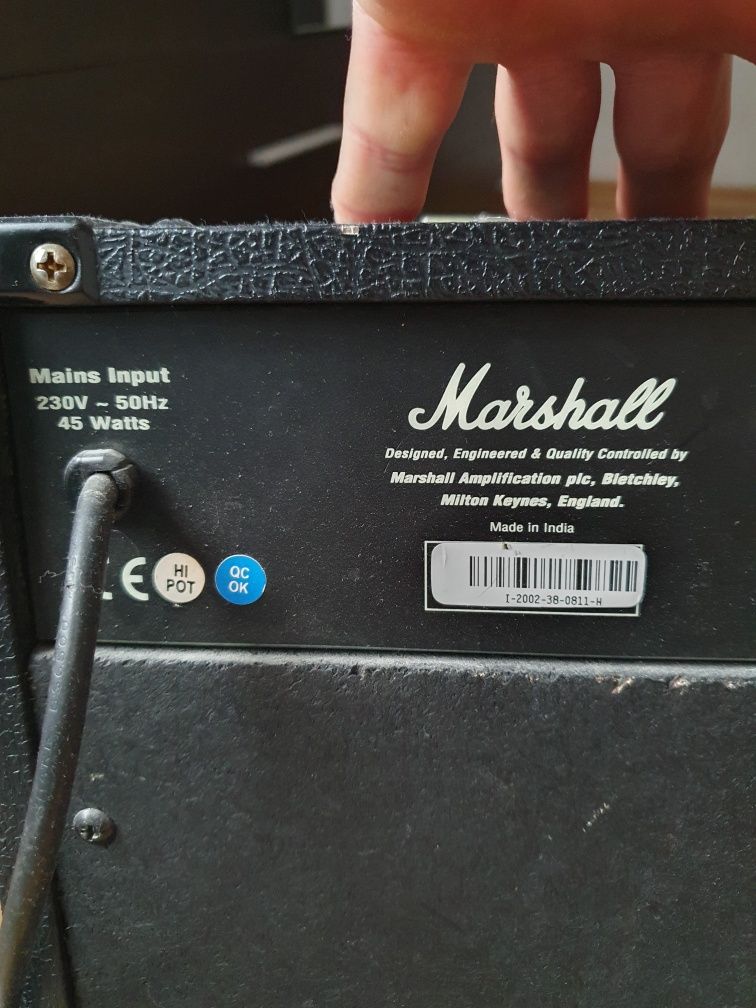 Кубе Marshall доста добро състояние.