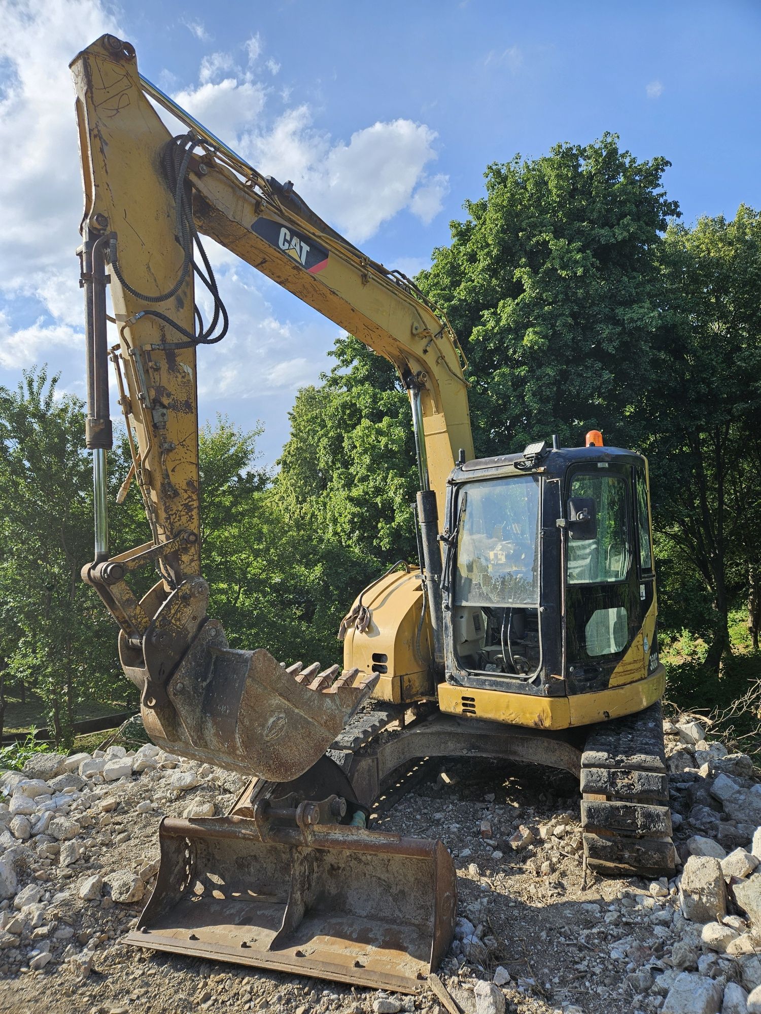Excavator catarpilar