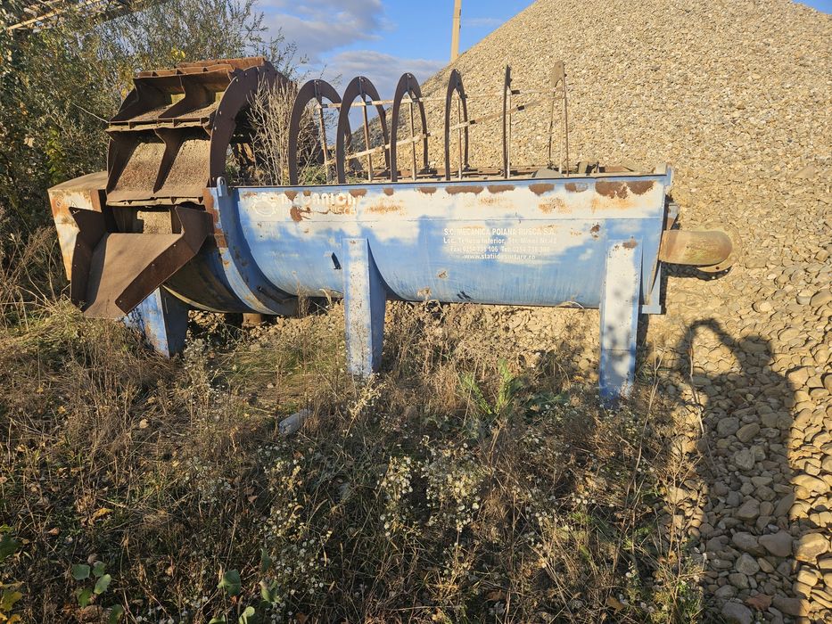 Vând excavator, vola