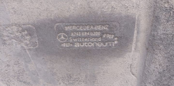 Scut lateral dreapta A2466840200 Mercedes-Benz A-Class W176 [facelift