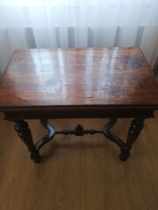 Vand masa ,mobila veche .