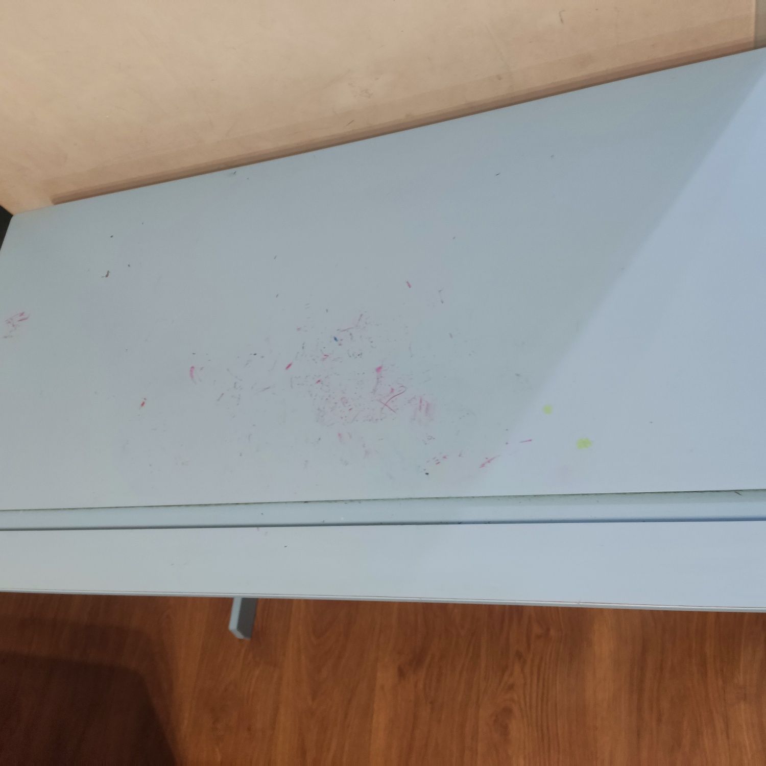 Vând doua birouri de copii.Pret pt ambele..Se vând doar împreună