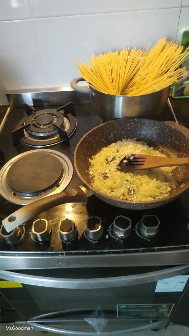 Продаю плиту VOLMER с духовкой.