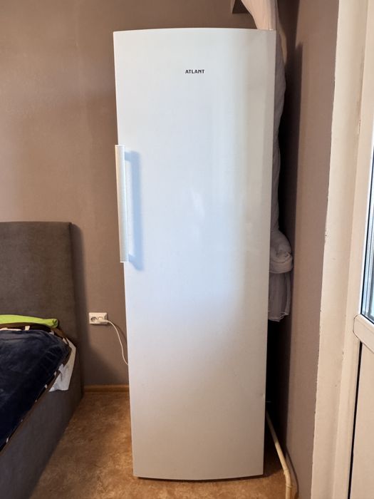 Продам морозильник Atlant