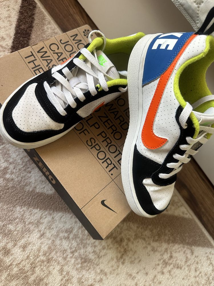 Маратонки Nike  (номер 37.5)