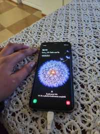 Telefon S9+ e în utilizare