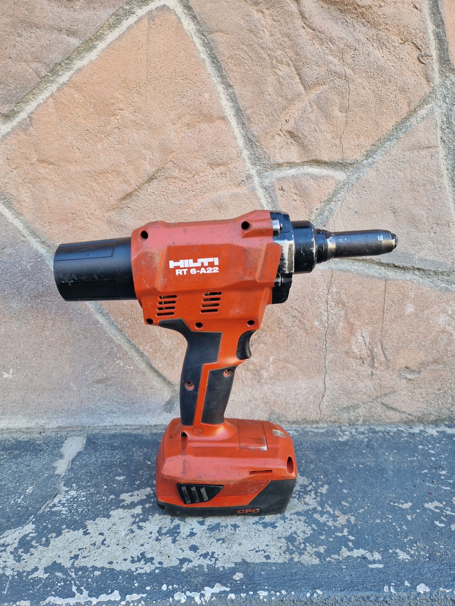 Акумулаторна нитачка HILTI