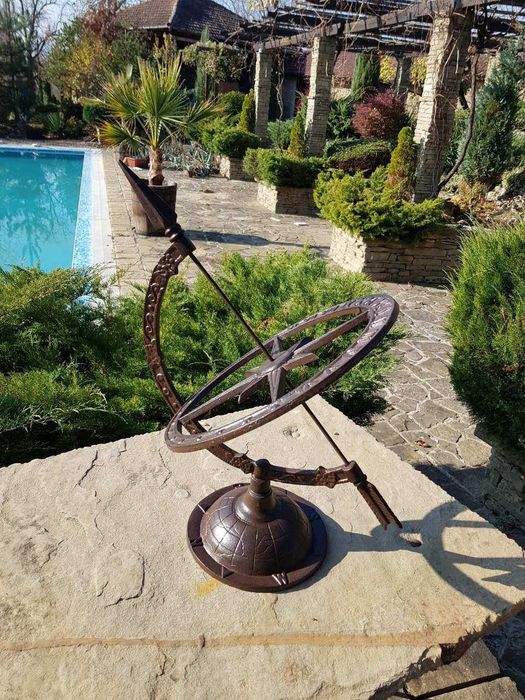 Голям Чугунен слънчев часовник, Действащ! 2.6кг