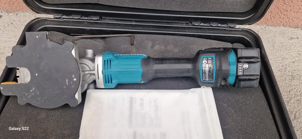 Makita masina de taiat fier pe acumulatori