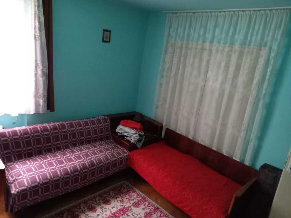 Apartament cu 4 camere, 2 bai și pivniță în Tudor