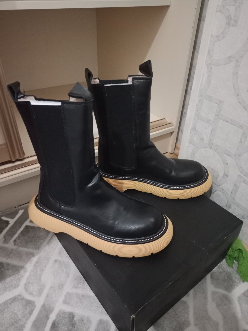 Продам демисезонные ботинки