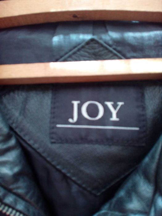 кожено право яке черен цвят