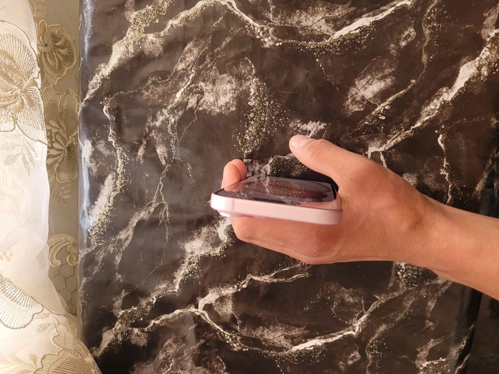 Vând iPhone 15 128 GB