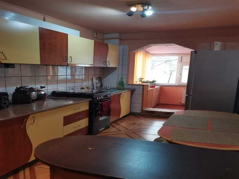 Apartament 2 camere, mobilat & utilat - 50 mp - zona Tractorul, Brașov
