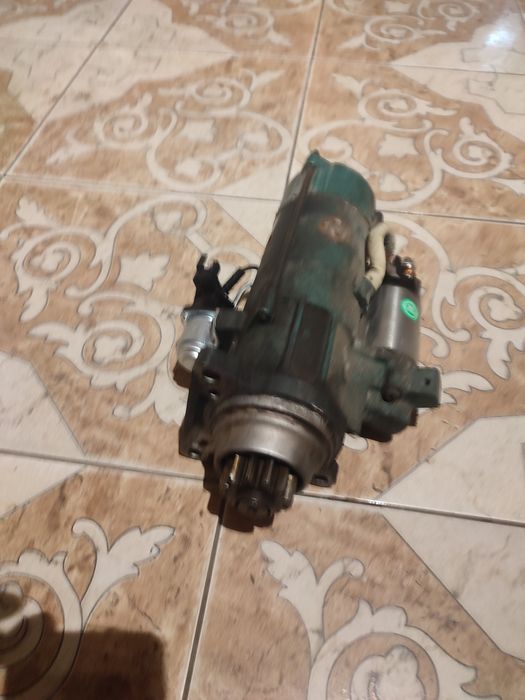 Vând electromotor Volvo euro 6 reconditionat
