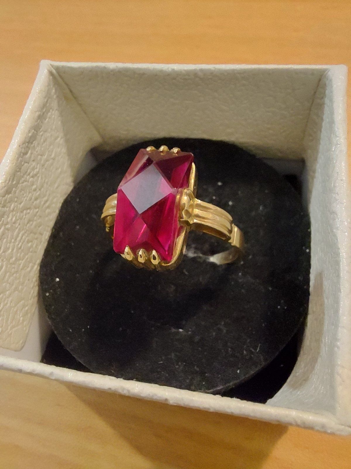 Златен пръстен СССР с рубин