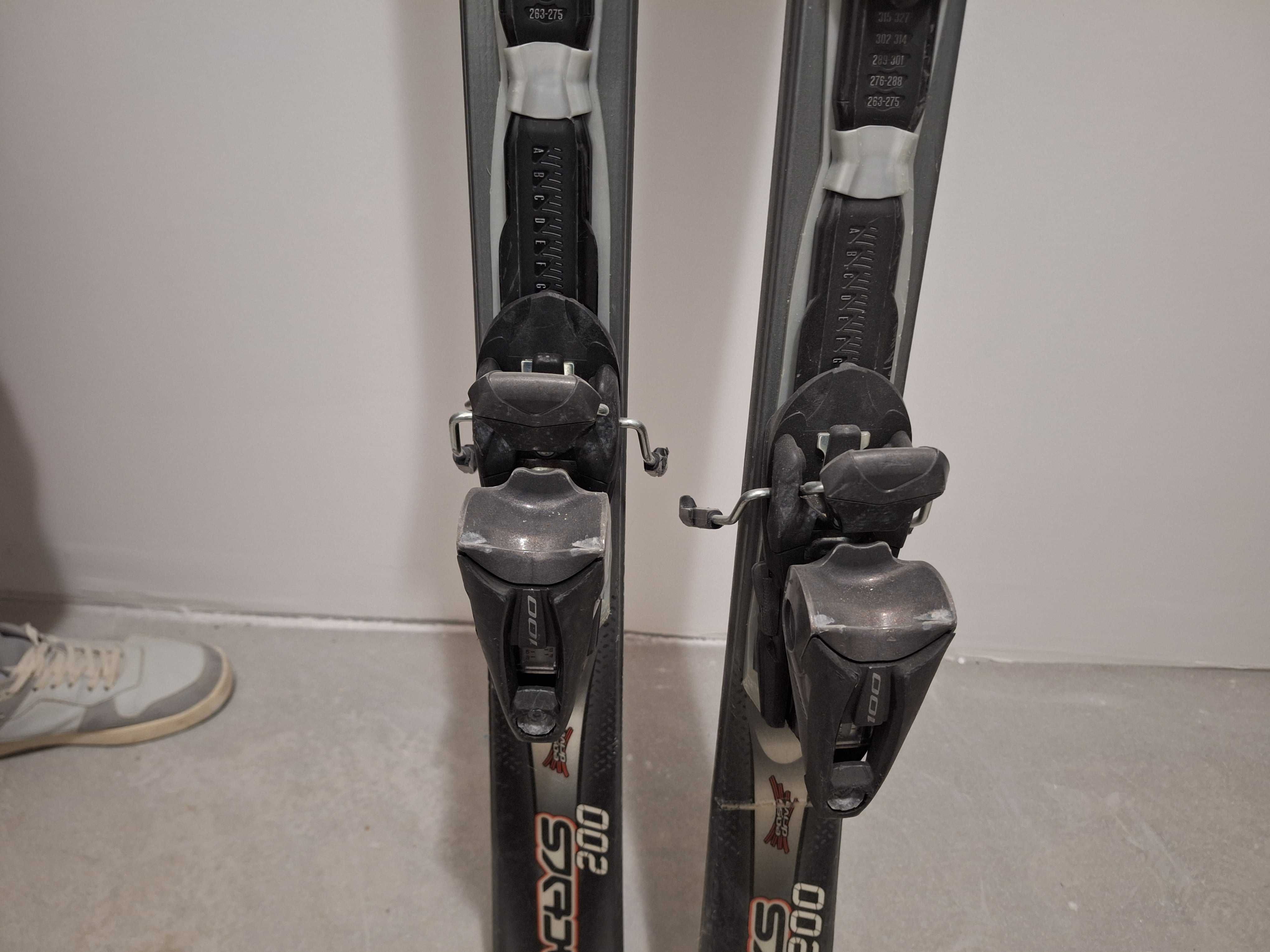 Продавам автомати за ски Rossignol Actys 200