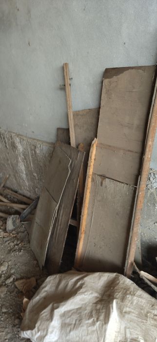 Тахталар сотилади пол тахталарям бор материалгаям ишледи утингаям ишле