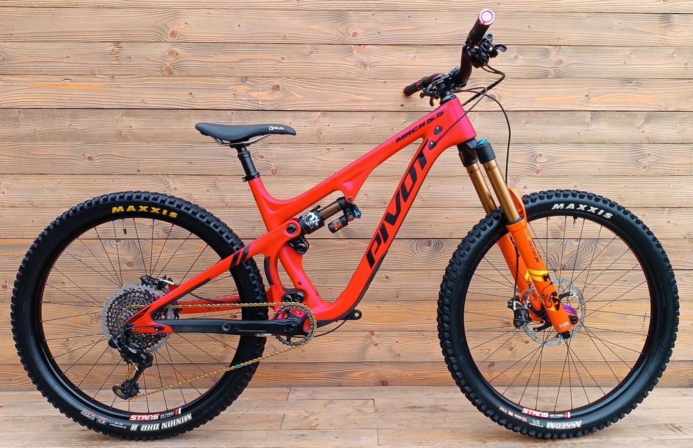 Bicicleta second hand Enduro PIVOT MACH 5.5 rosu, carbon, marime M